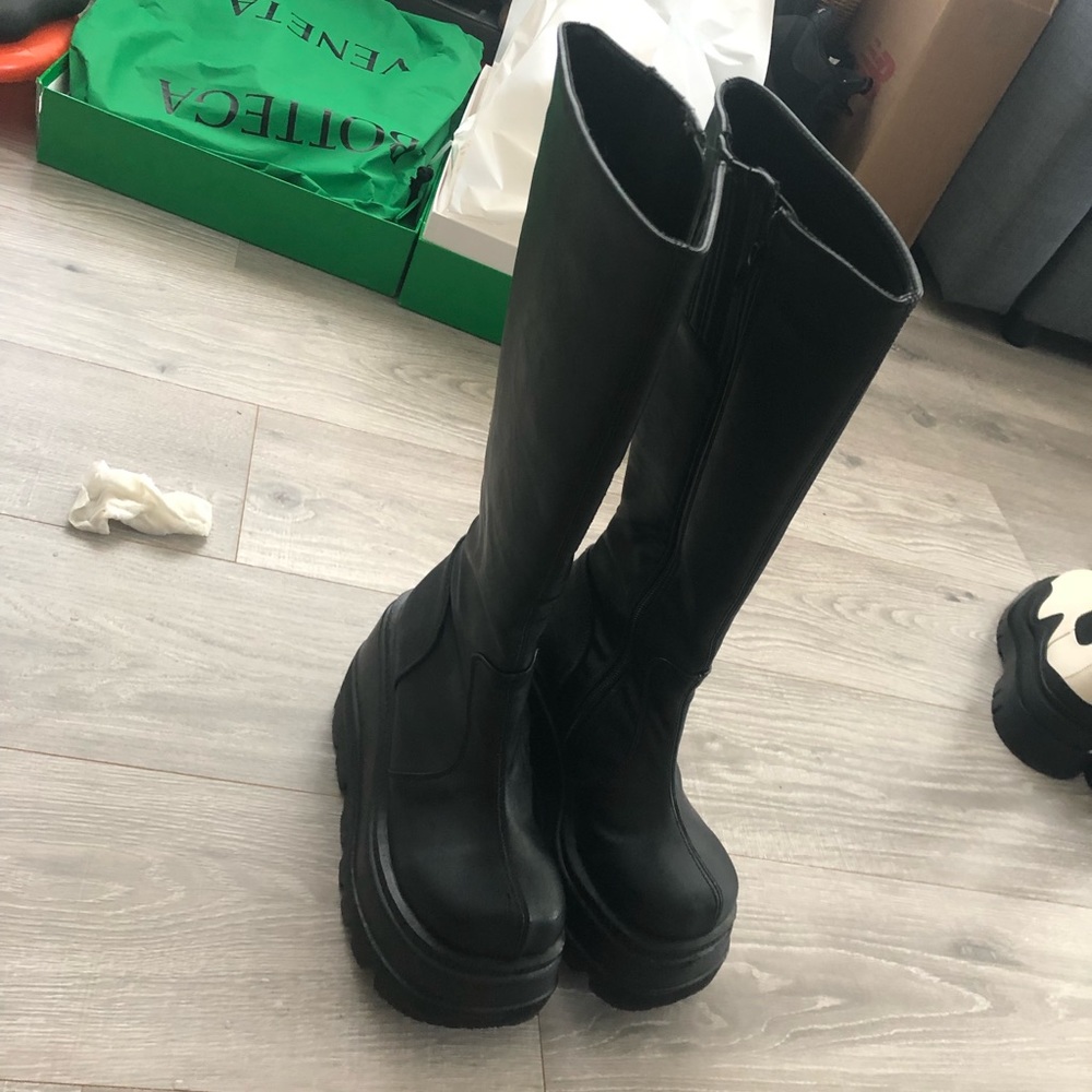 Demonia shaker 100 gothic chunky boots